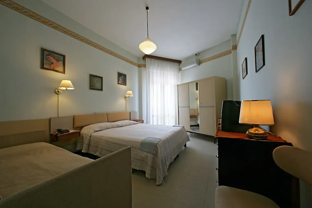 Hotel Universo Lido di Jesolo 3*,